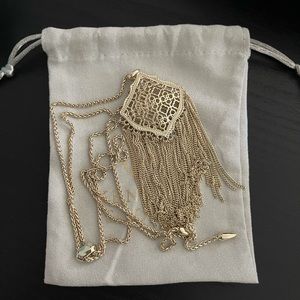 Kendra Scott necklace
